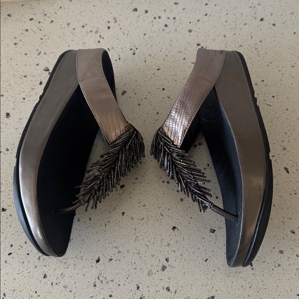 FitFlop Metallic Pewter Beaded Fringe Wedge Thong Comfort Sandals Women’s Size 7 - Picture 6 of 12